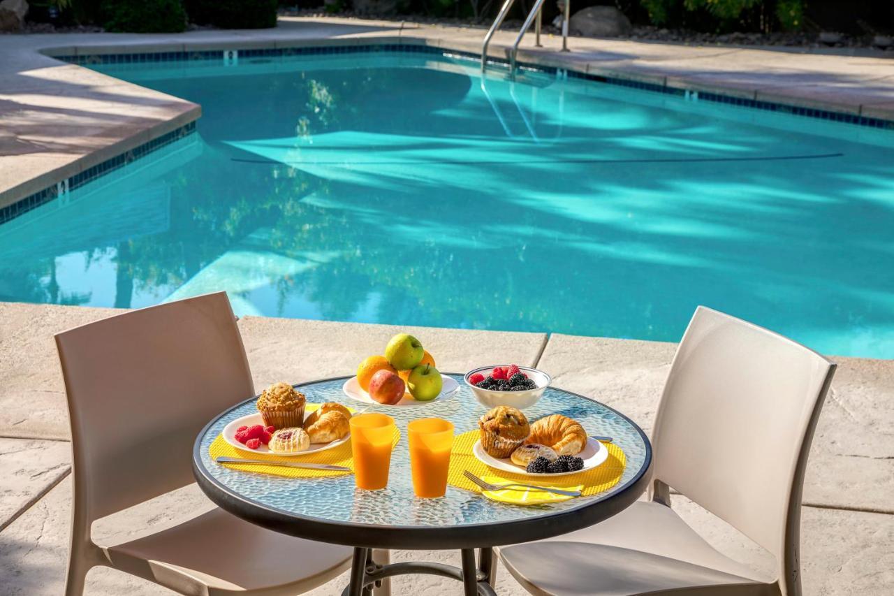 Avance Palm Springs
